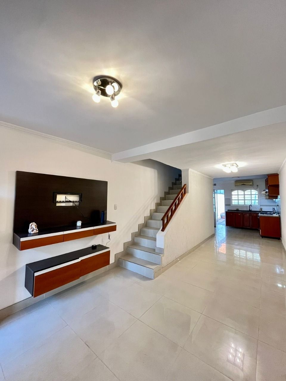 Imagen de la propiedad DÚPLEX EN VENTA – ZONA PARACAO, PARANÁ